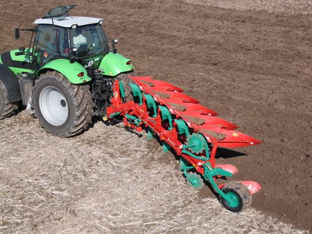 Kverneland - Jordbearbejdning - Brørup Traktor- & Maskincenter