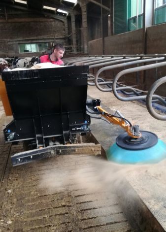 Emily MINI’DIS med sidekost - Brørup Traktor- & Maskincenter