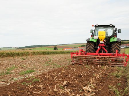 Køb APV luftsåmaskiner hos Brørup Traktor- & Maskincenter