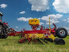 Køb APV harver og strigler hos Brørup Traktor- & Maskincenter