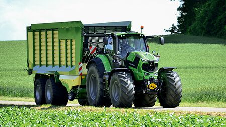Deutz-Fahr serie 8 - Traktor på vej