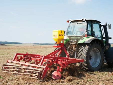 Køb APV tallerkenspredere hos Brørup Traktor- & Maskincenter